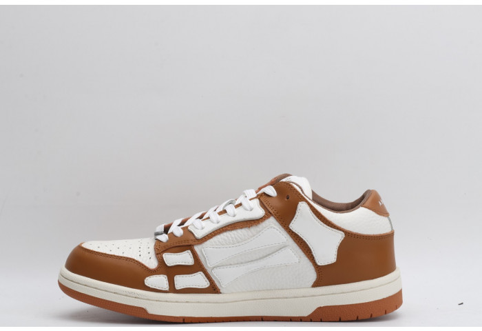 AR1M1 Low-Top Sneaker