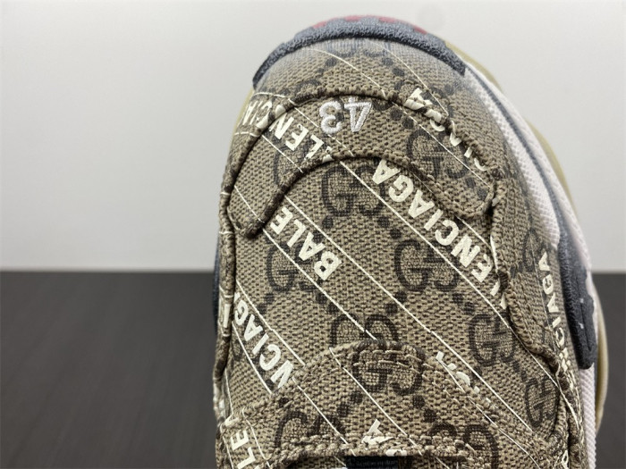 G*u*i*blcg triple s sneaker 677192 ulz10 9795