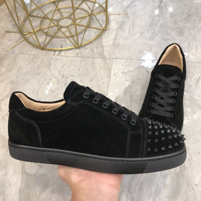 Ch**an louboutin l**is junior spikes
