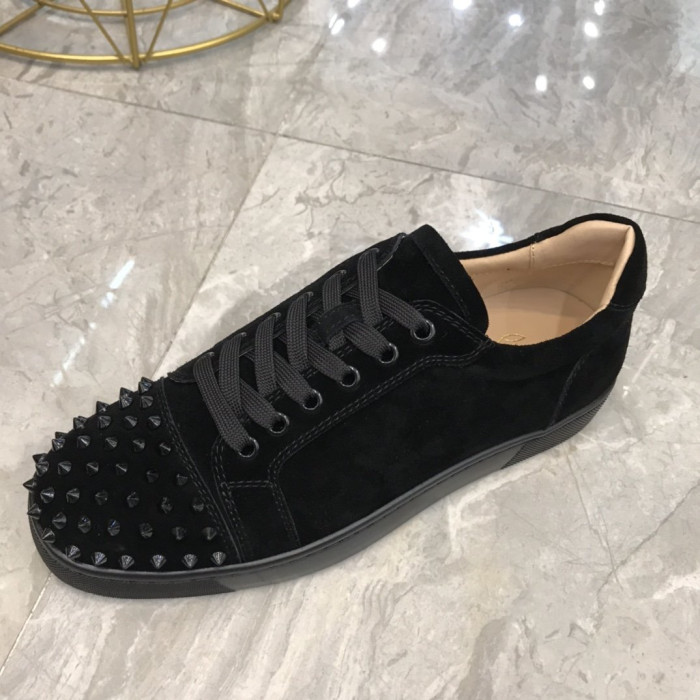 Ch**an louboutin l**is junior spikes