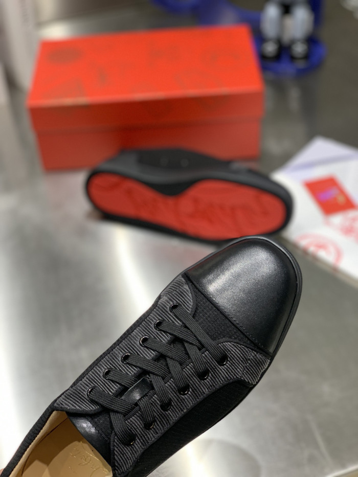 Ch**an louboutin l**is junior spikes