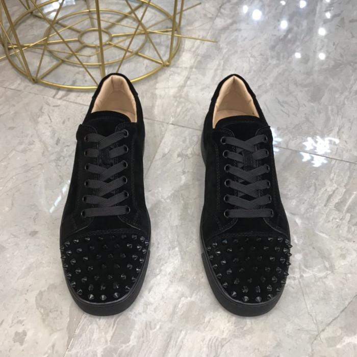 Ch**an louboutin l**is junior spikes