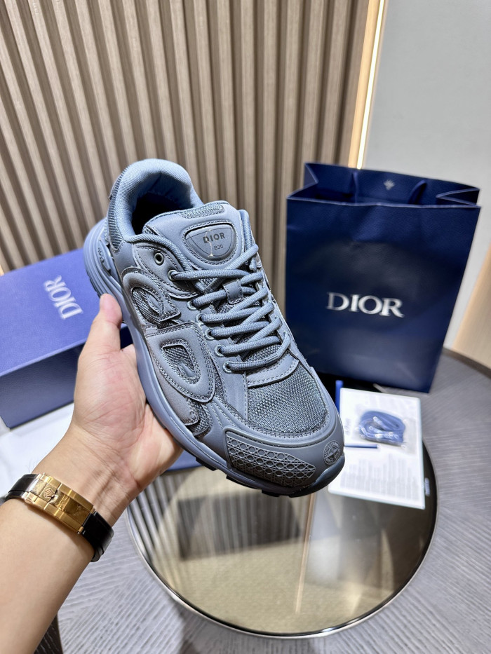 DR B30 Sneakers